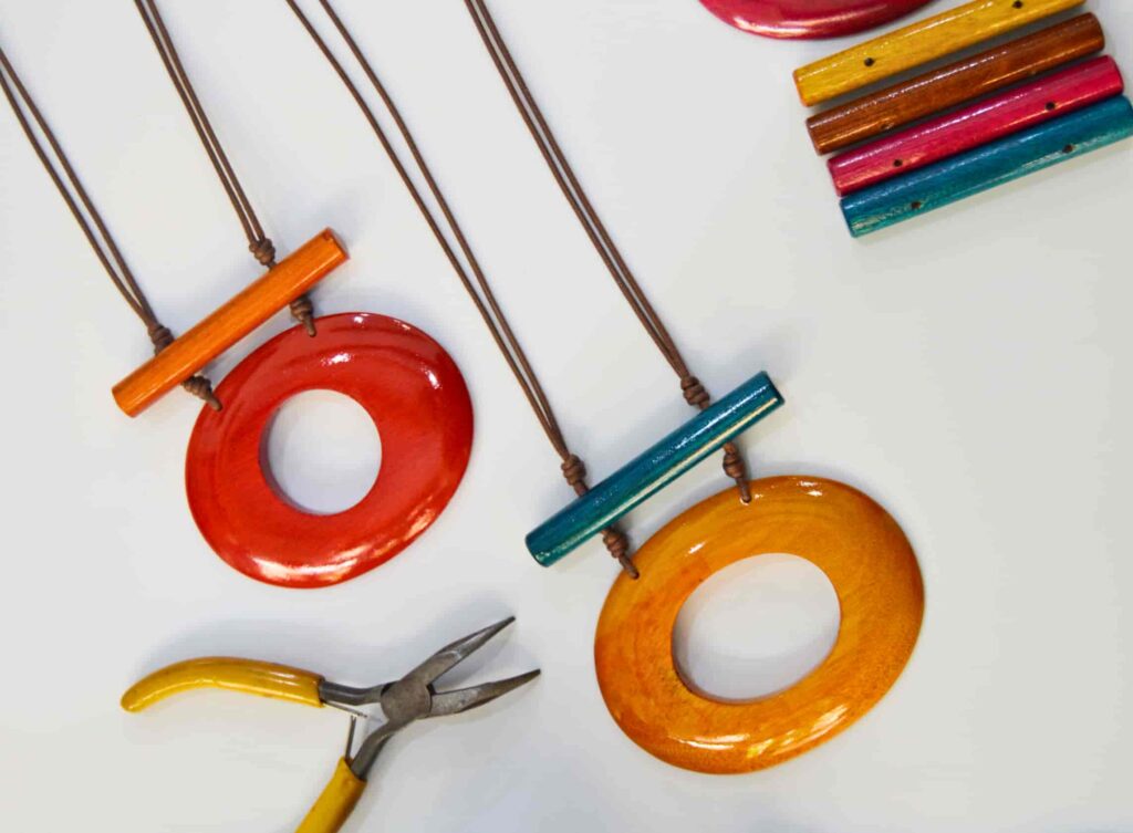 collares madera